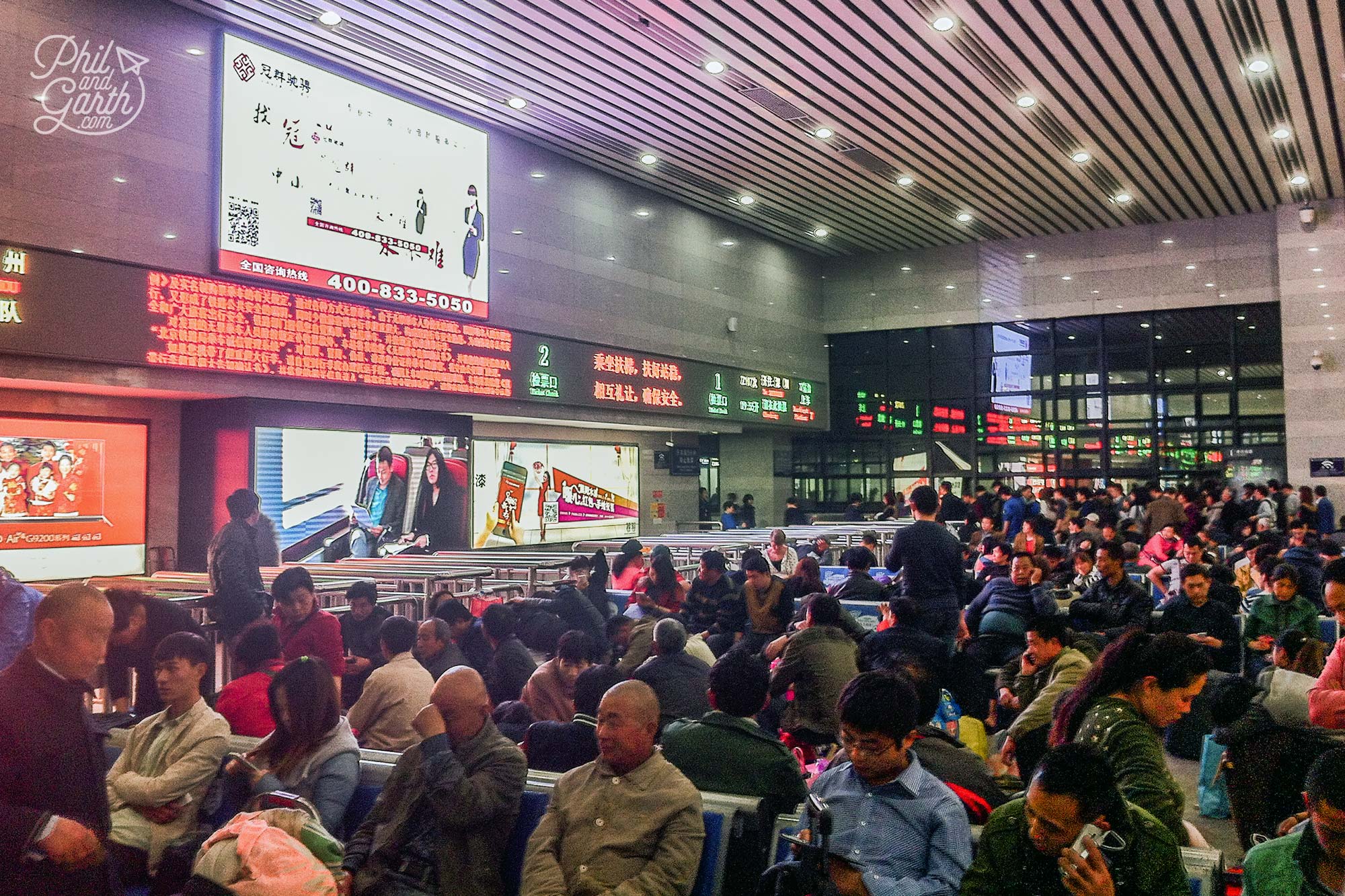 Huge numbers of passengers at Beijing West Railway Station