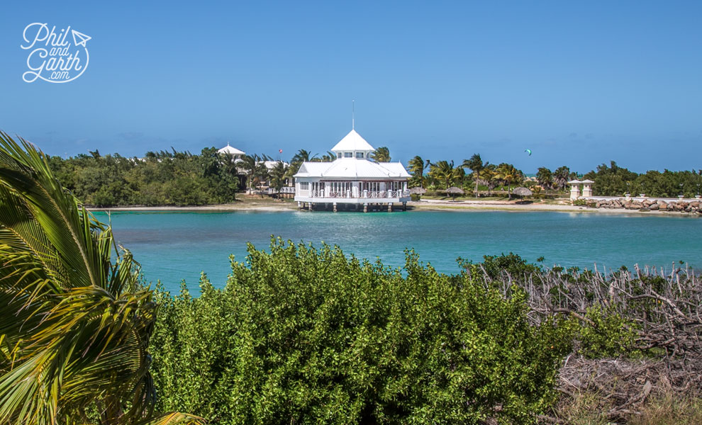 Cuba_cigar_bar_Blau_Privilege_Cayo_Libertad_varadero_travel_review_and_video
