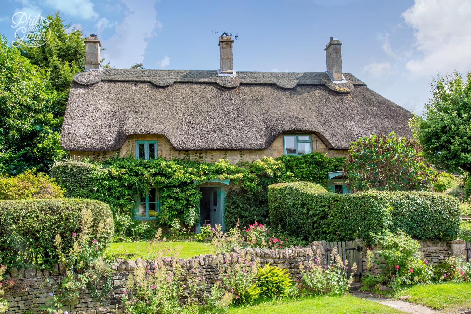 A couple of beautiful thatched cottages in Chipping Campden