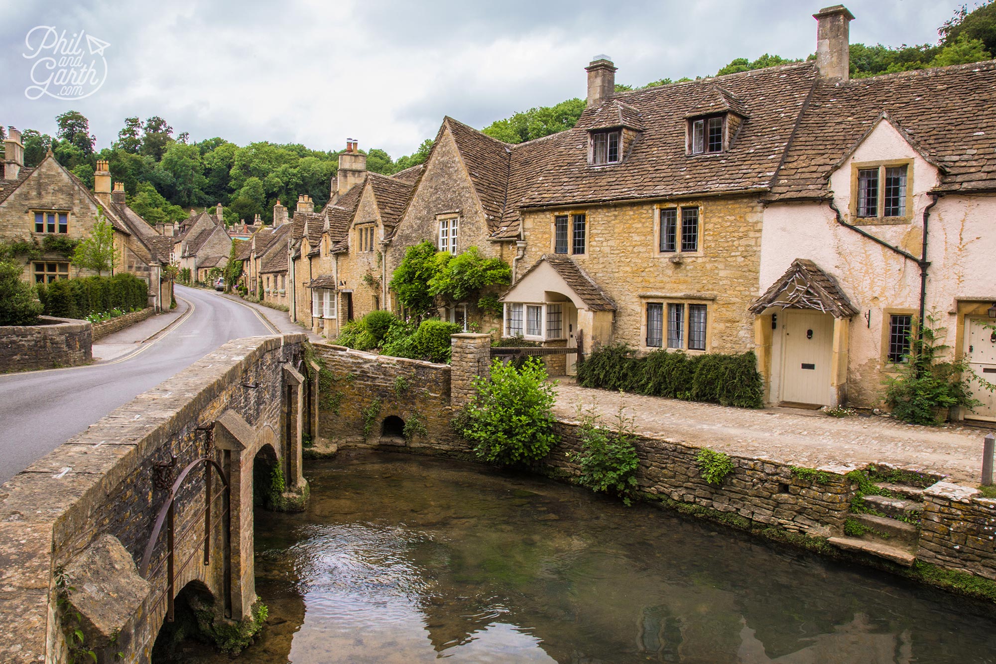 The classic photo spot with Town Bridge and the old weavers cottages