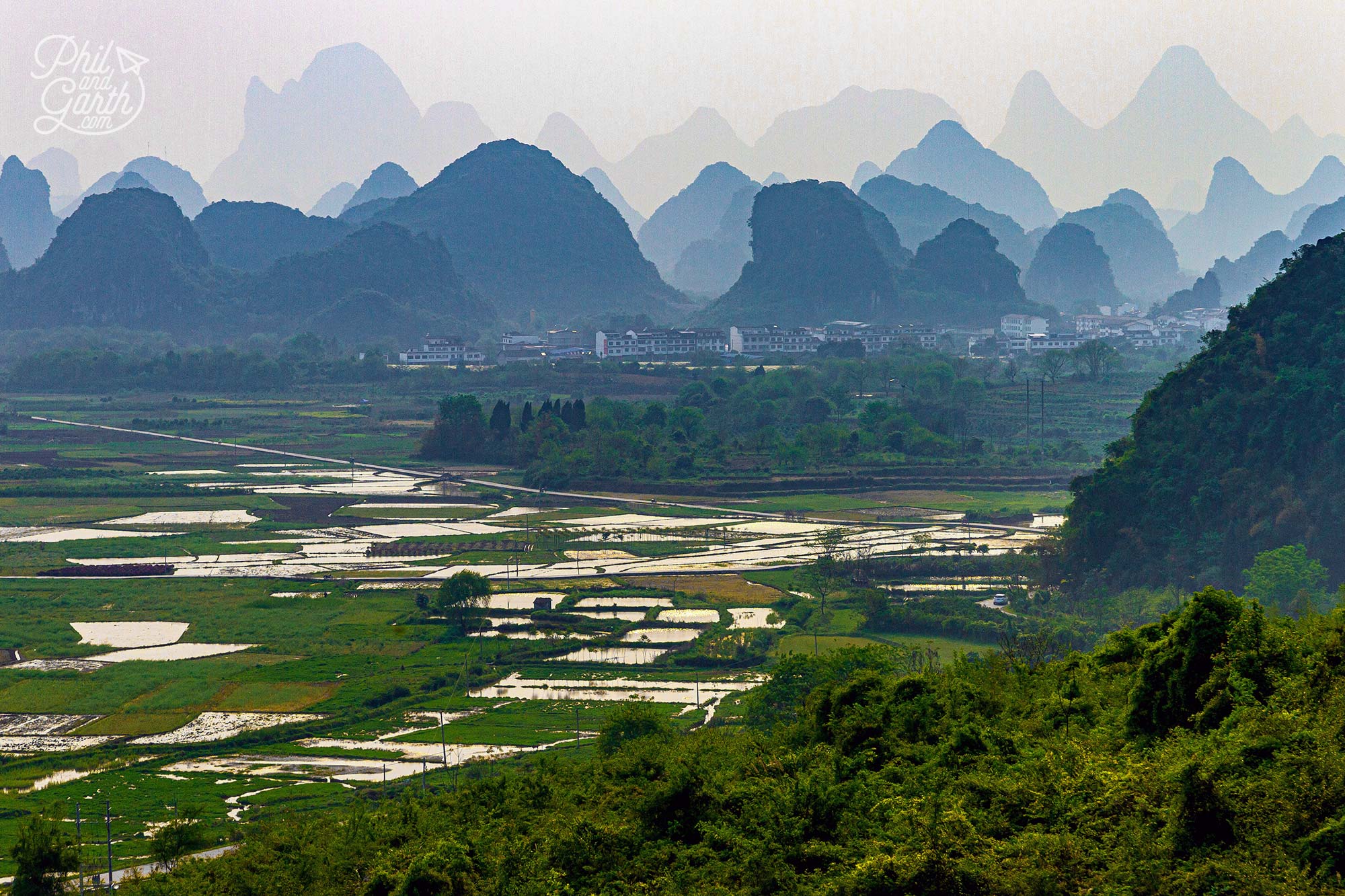 An incredible view over the Wulongquan rice fields