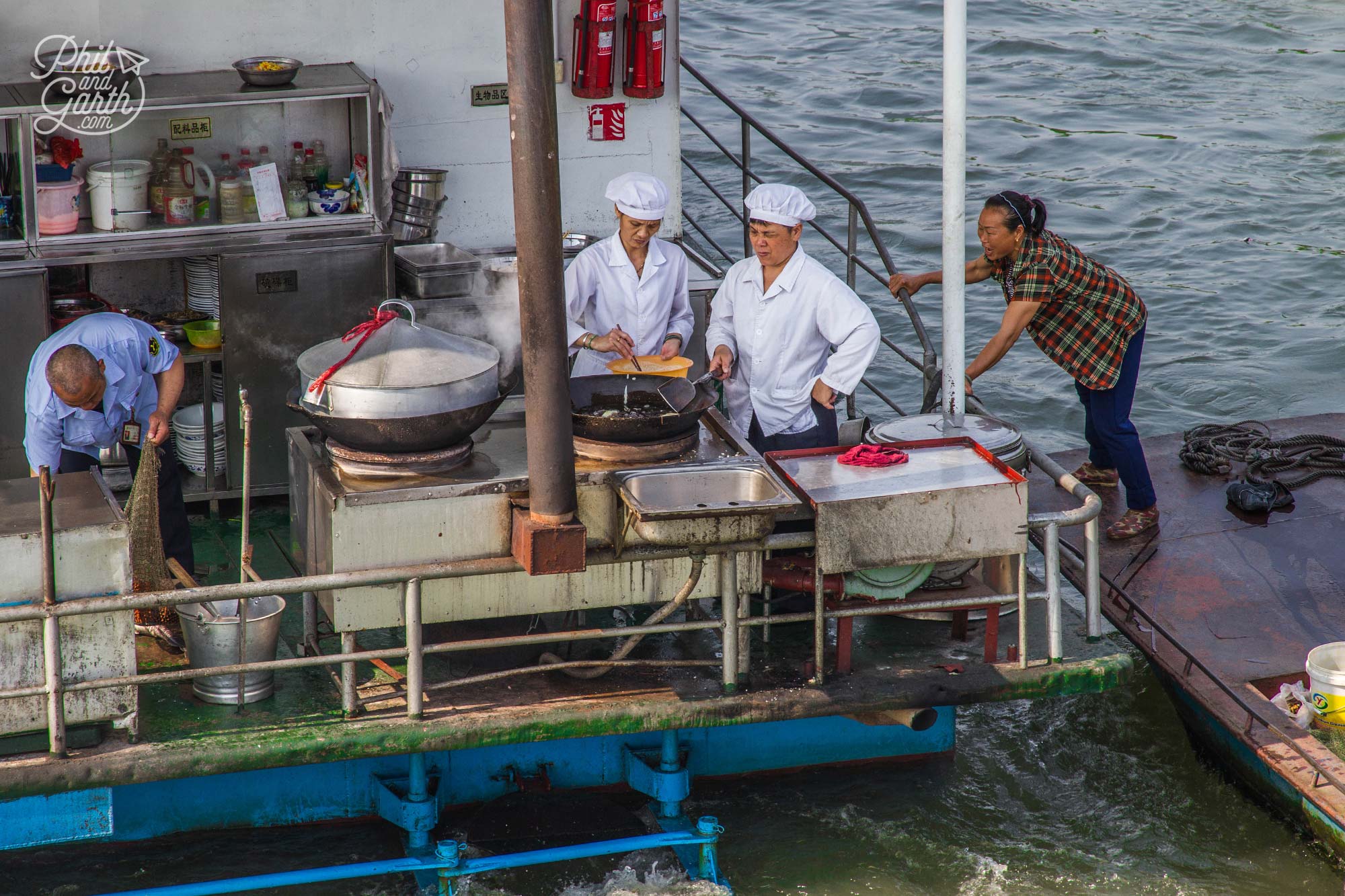 Extreme cooking on the back of the boat