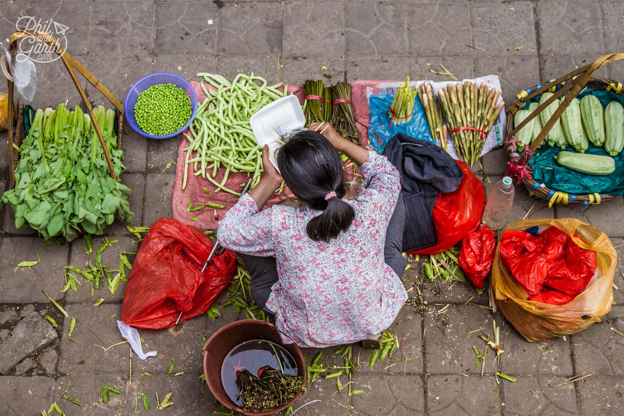 One of the many street vendors near Yangshou market