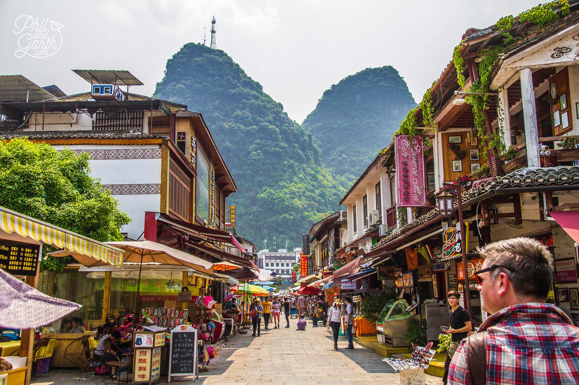 We soon escaped the tourists and wandered around Yangshuo