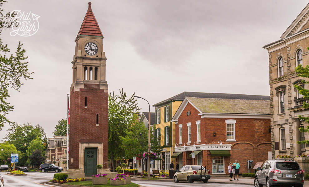 Tour to Niagara Falls from Toronto - The memorial clock tower of Niagara-on-the-Lake