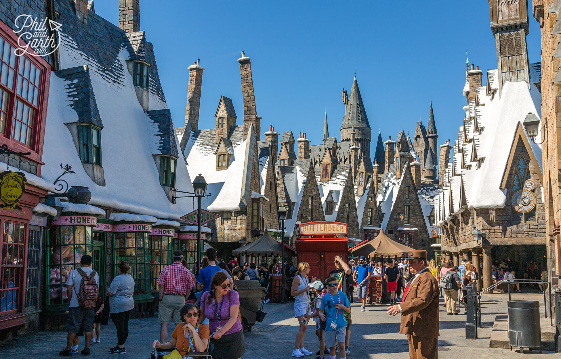 The stone houses, crooked chimneys and snowy rooftops make Hogsmeade feel so real