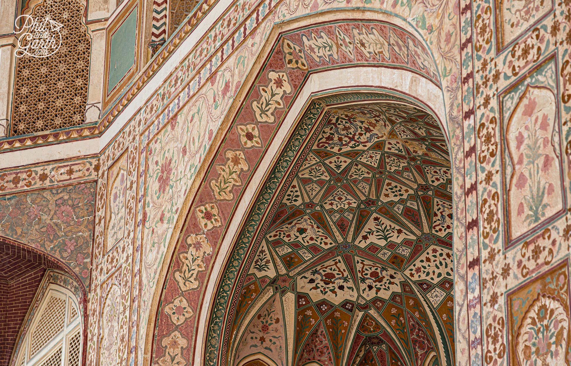 Gorgeous floral motifs on Ganesh Pol - the entry gate to the 3rd courtyard