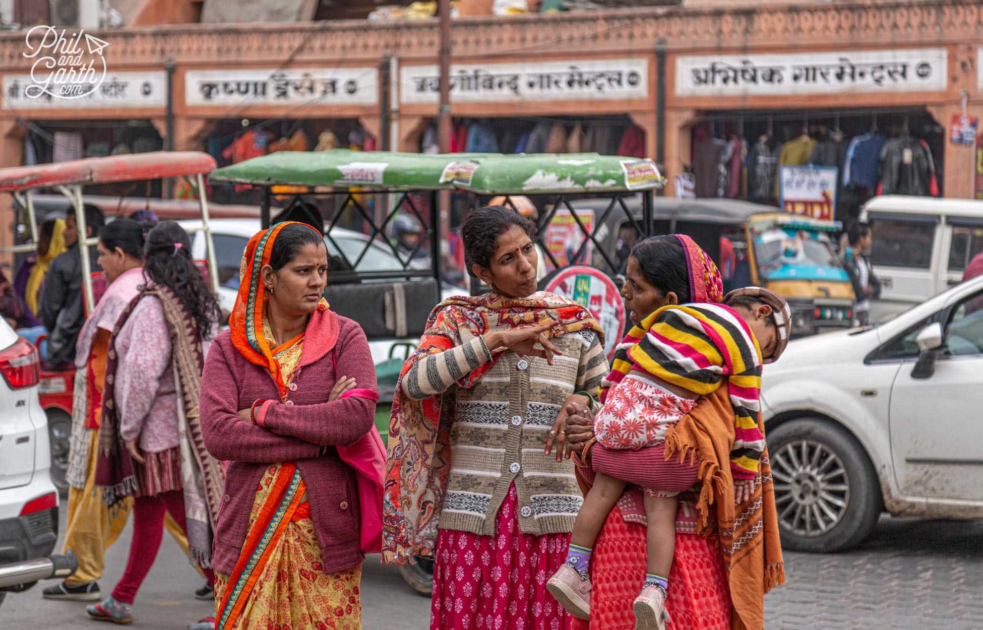 Some ladies chatting on the streets of Jaipur