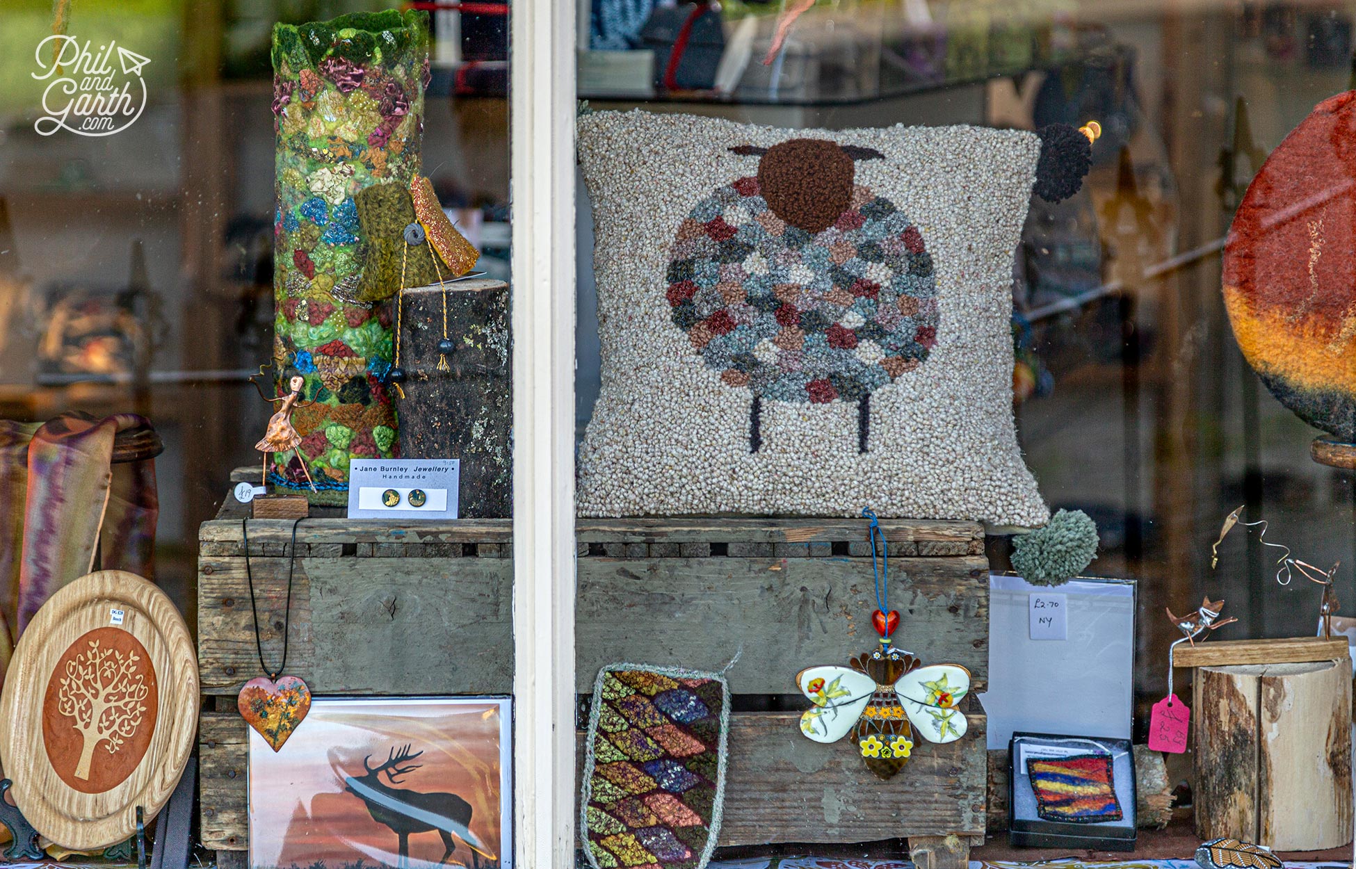 Shop selling woollen products in Reeth