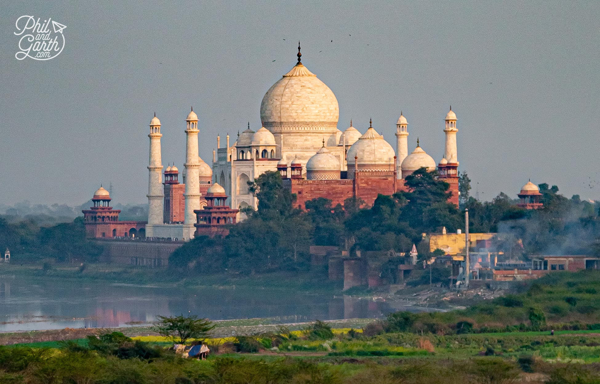 The impressive view of the Taj Mahal (photo taken with a zoom lens!)