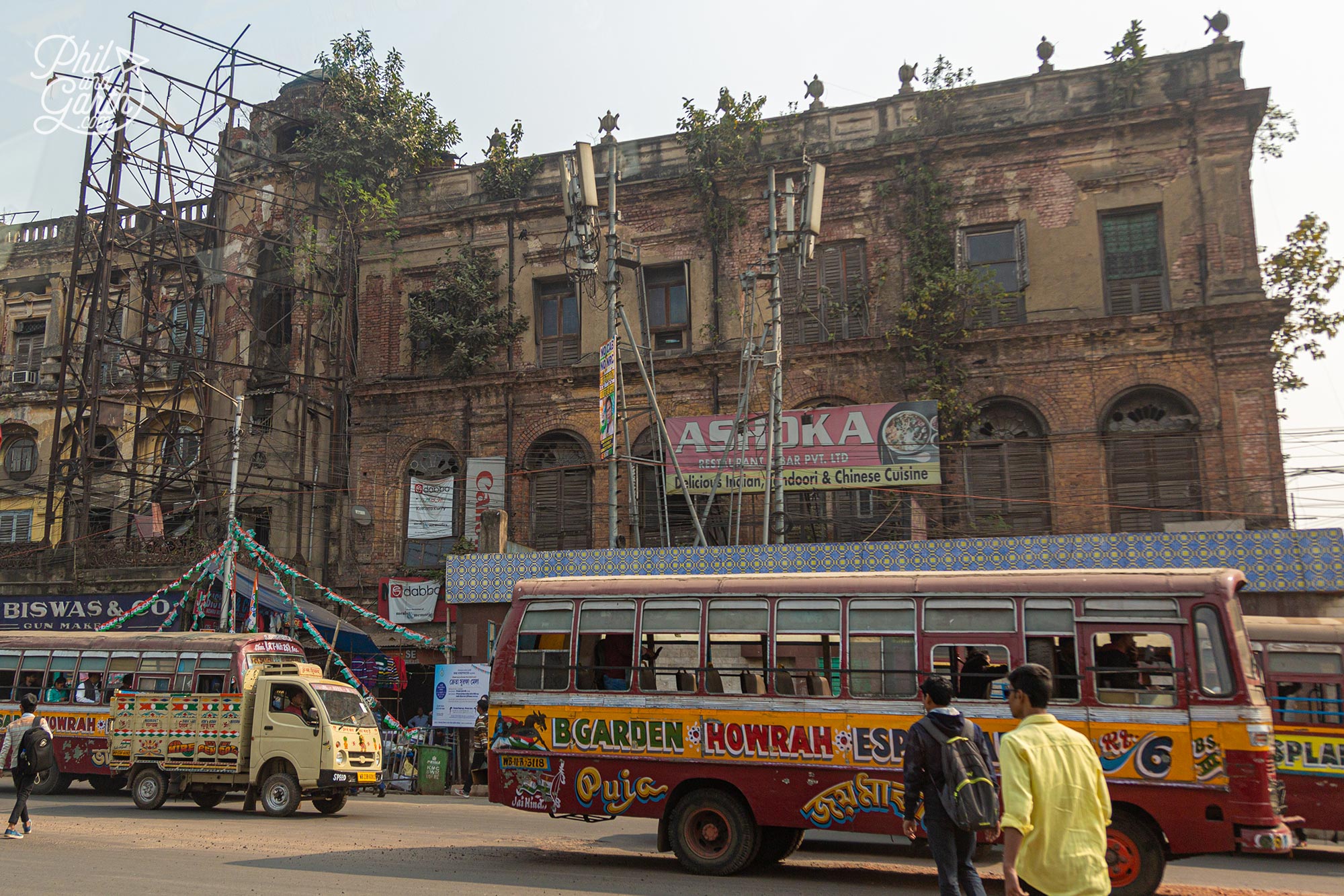 Another colonial building in Kolkata getting overtaken by nature