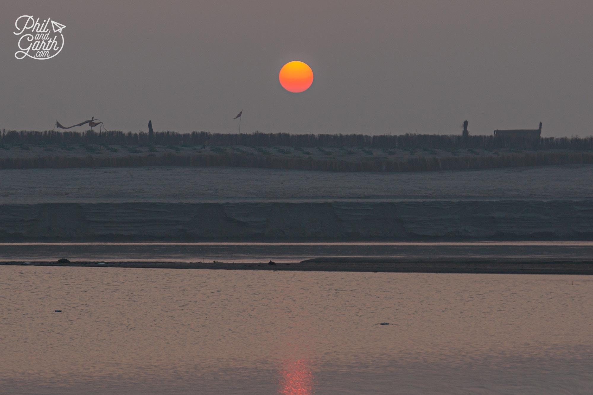 Just like a Tatooine scene from a Star Wars movie