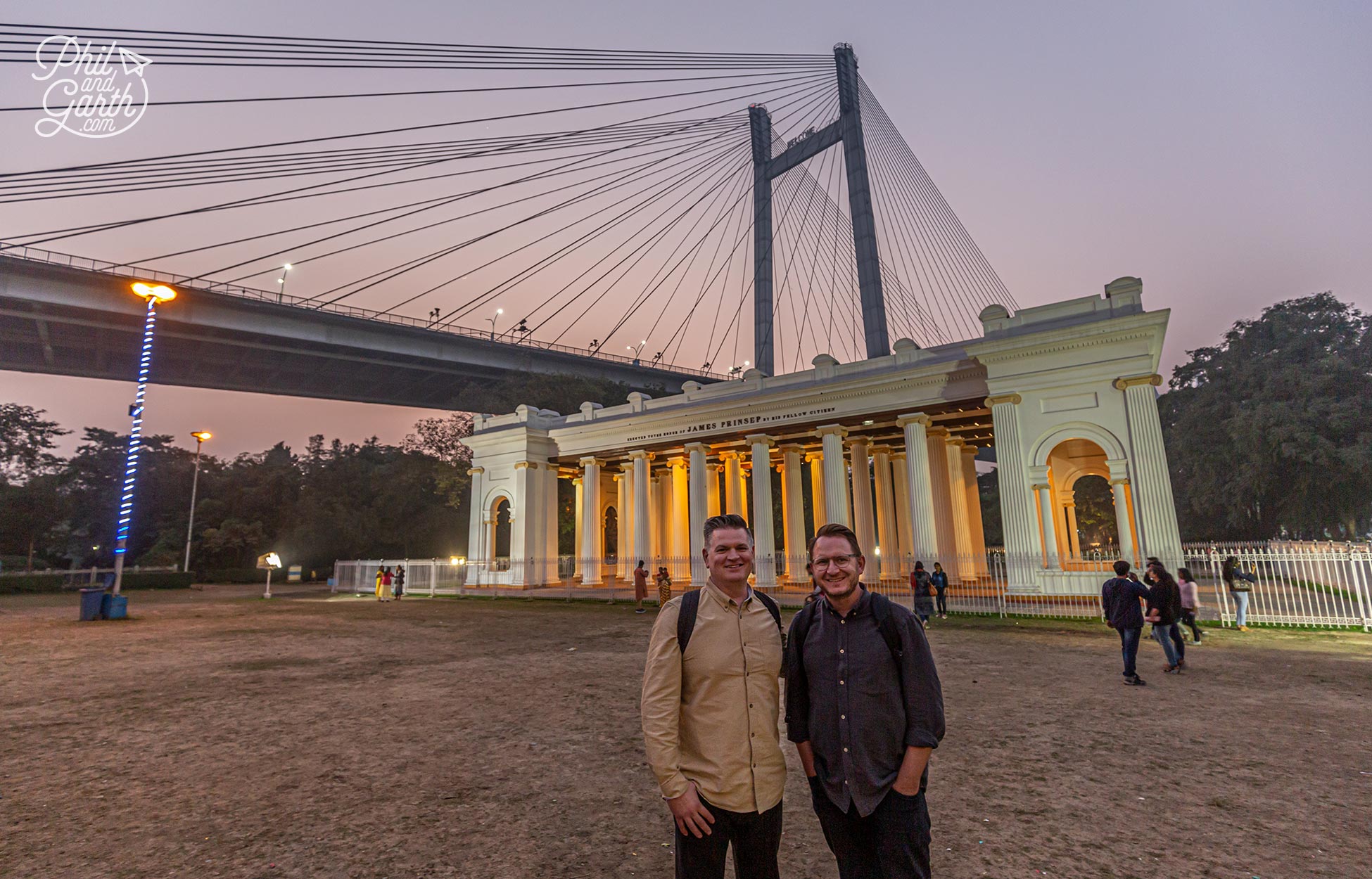 Phil and Garth next to the Vidyasagar Setu also known as the new or 2nd Hooghly Bridge