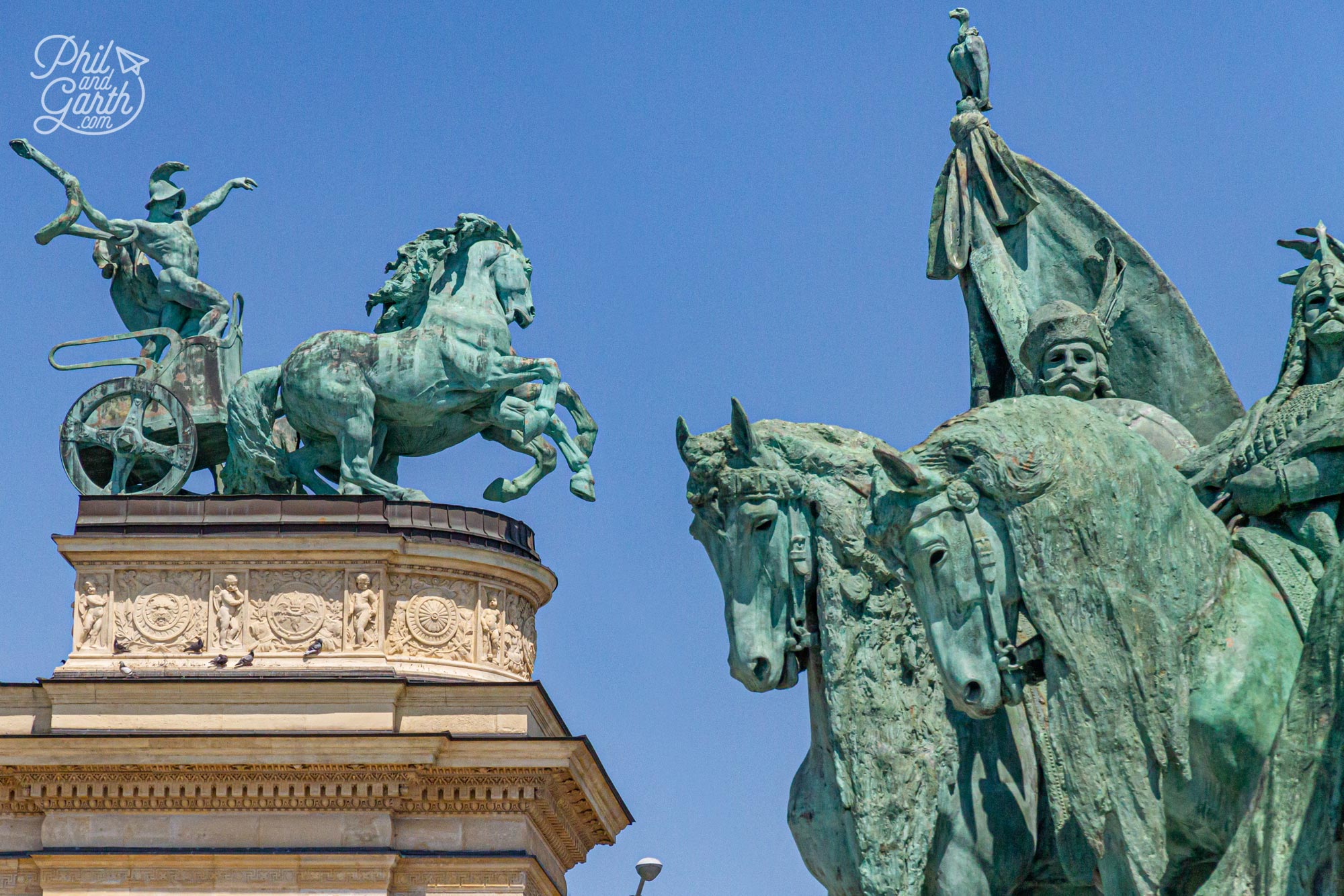 Handsome statues of statues of Hungary's national heroes