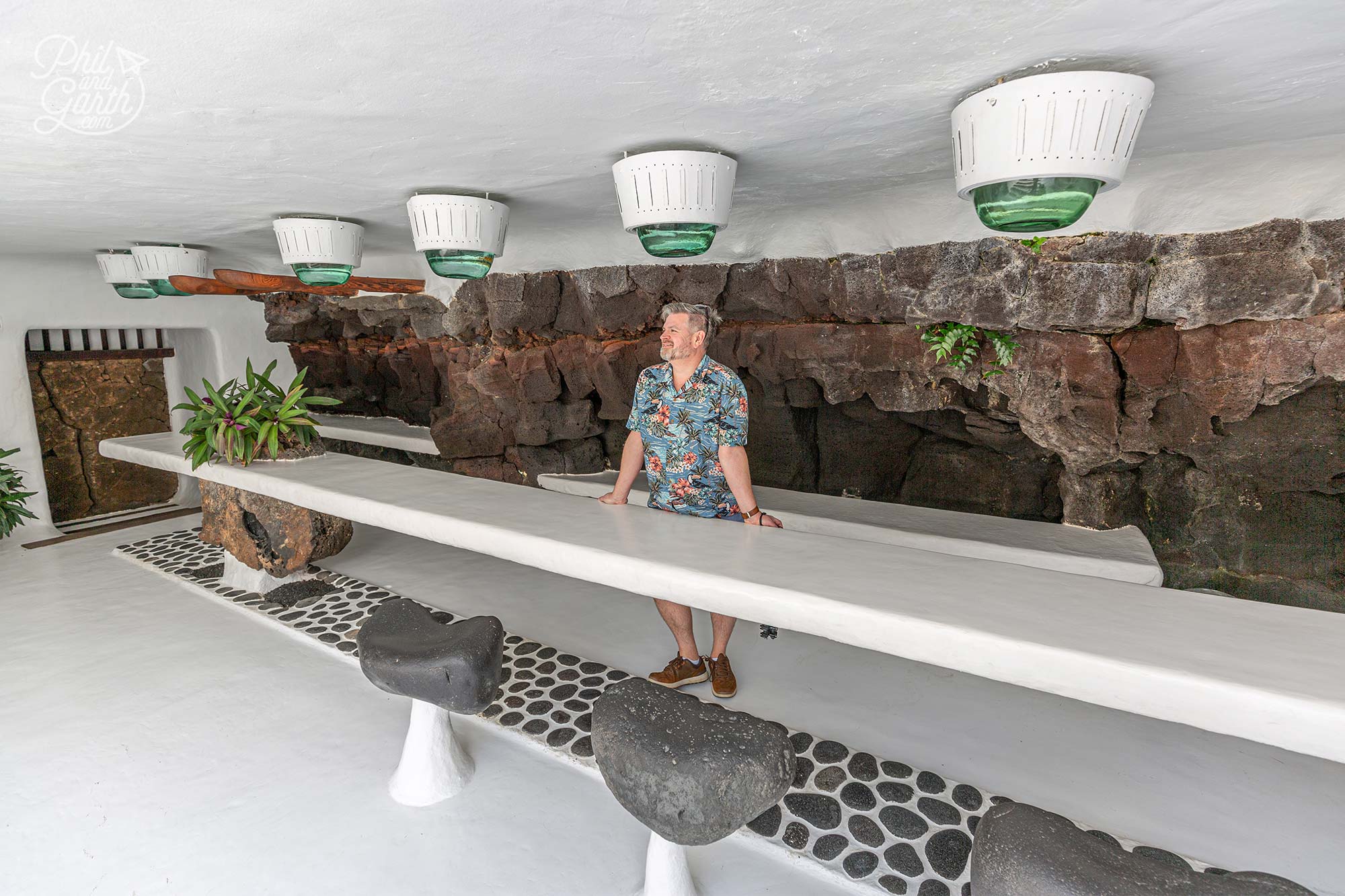 Just love César Manrique’s signature white walls and surfaces Jameos del Agua Lanzarote