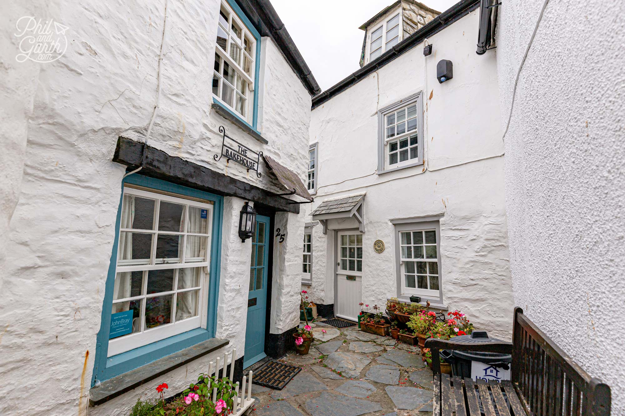 So many cute white washed cottages. No wonder Port Isaac starred in ITV’s tv series Doc Martin