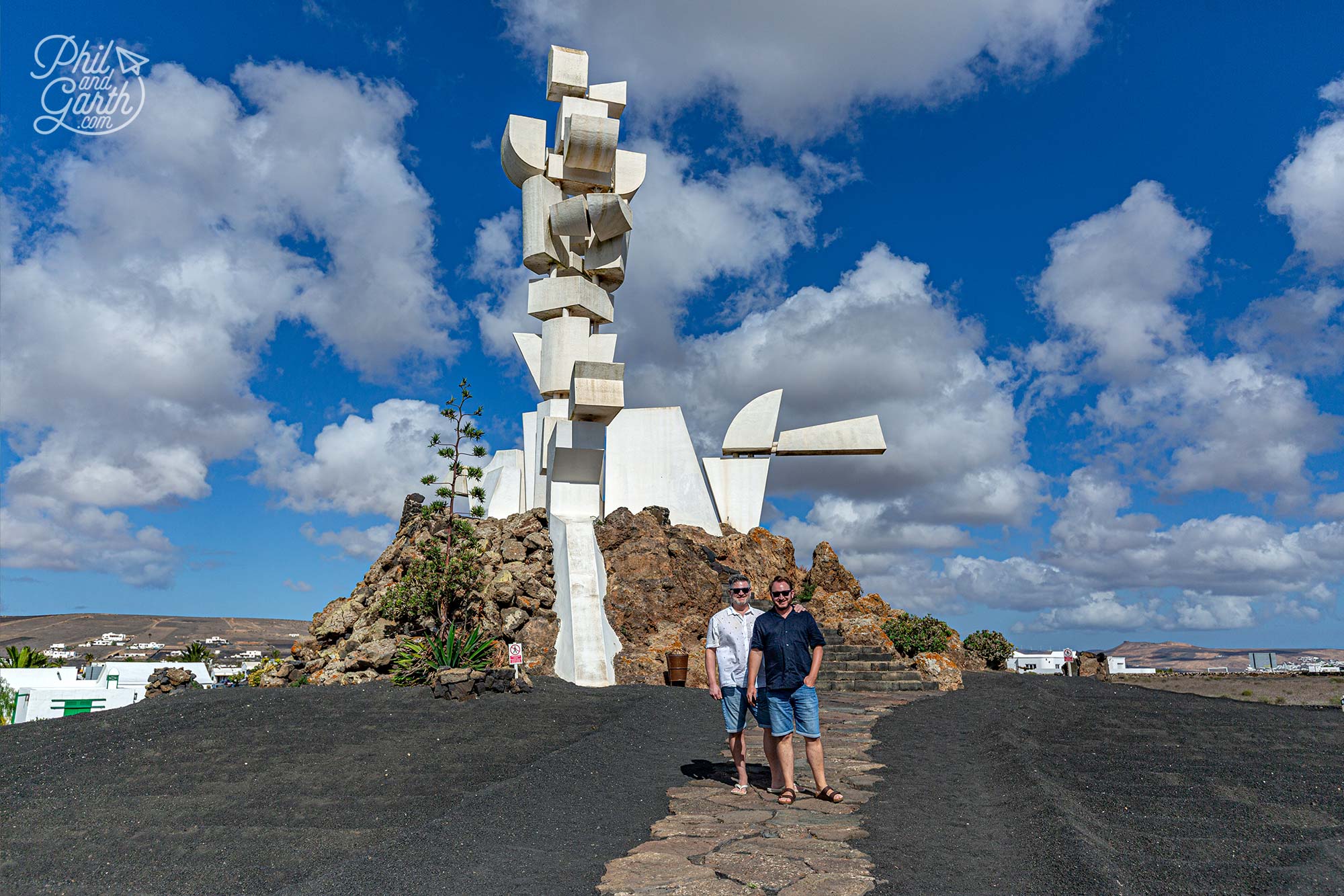 Monumento a la Fecundidad - Manrique’s avant garde sculpture