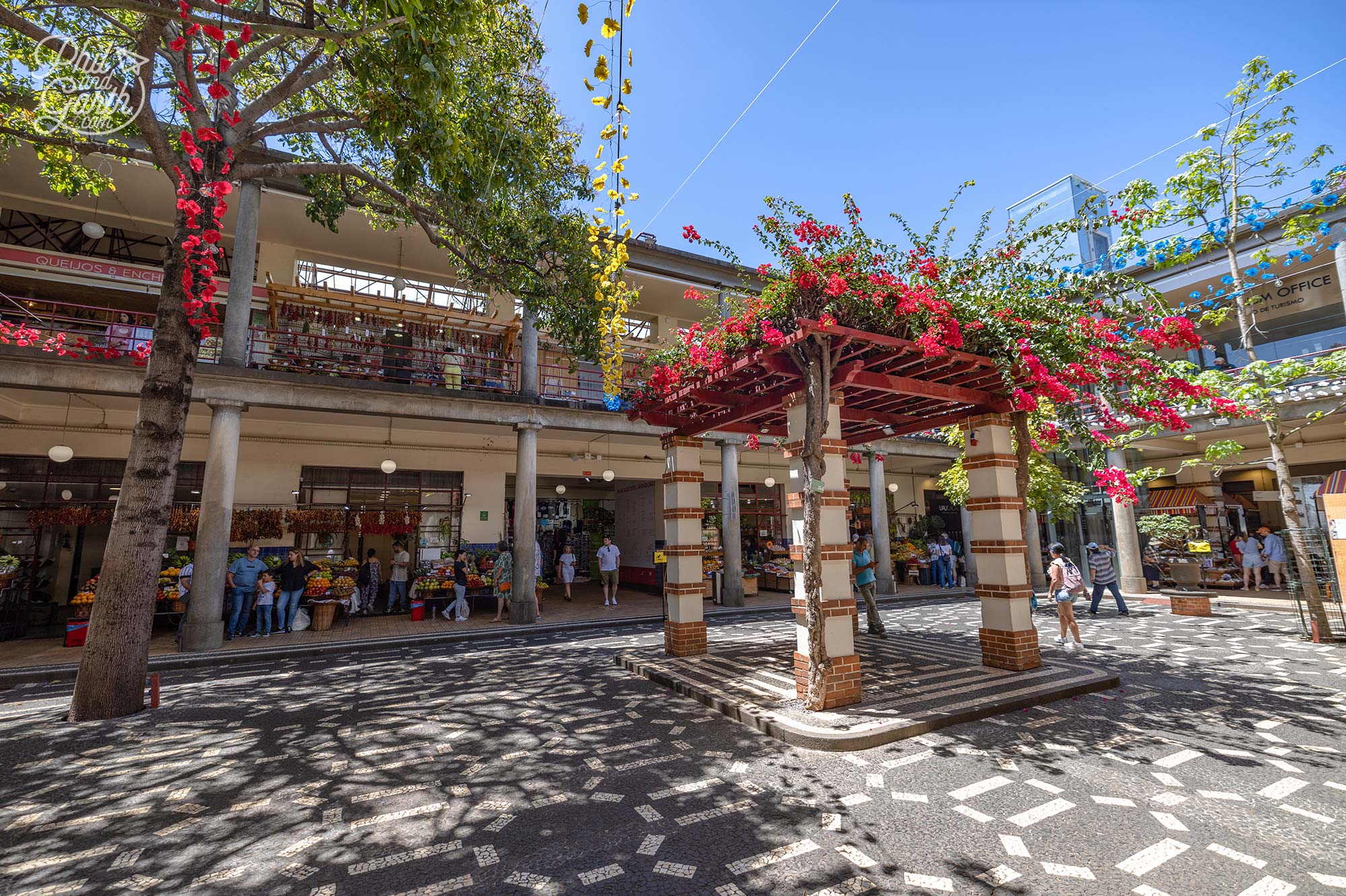 Across 2 floors, the market also sells local crafts and gifts