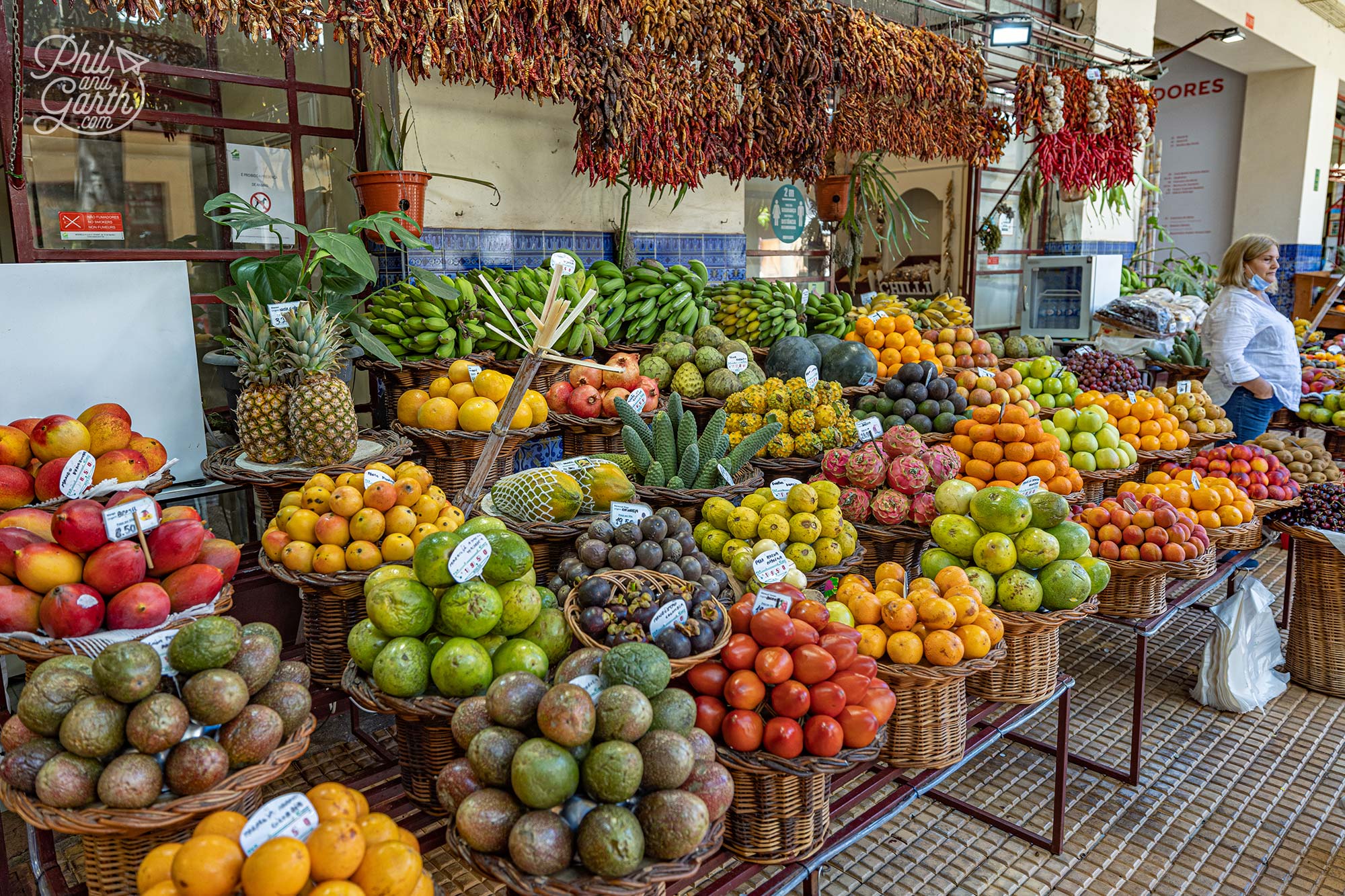 The colours, sounds and smells are great inside Mercado dos Lavradores