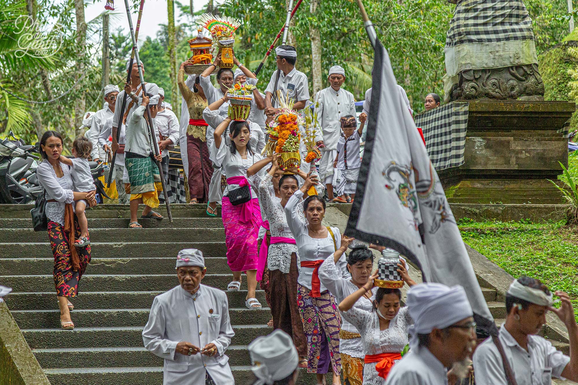 As we were leaving a large group was entering the temple with lots of offerings