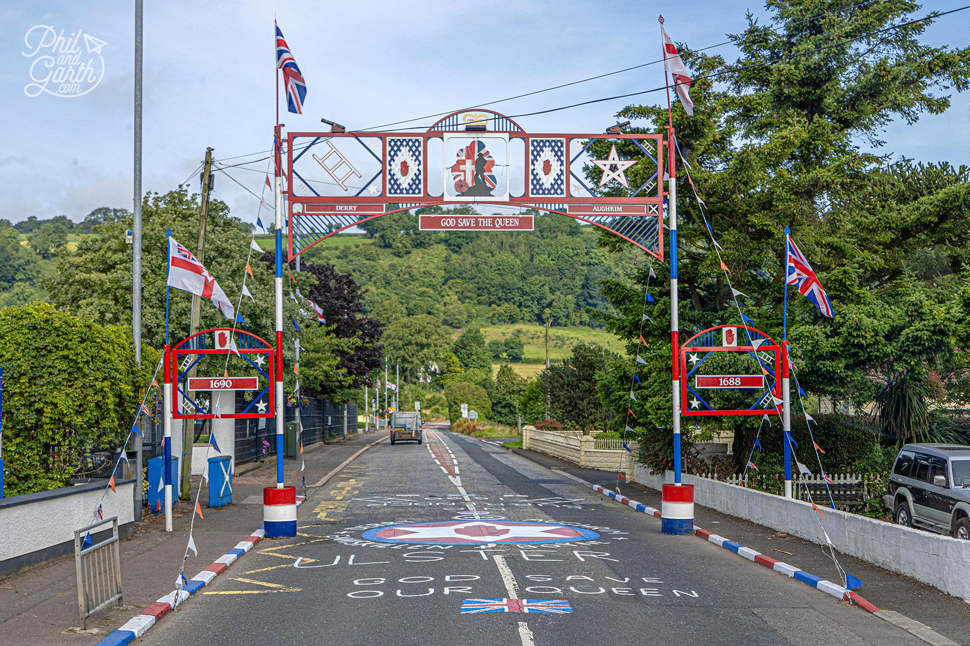 Passing through a distinctly Unionist village