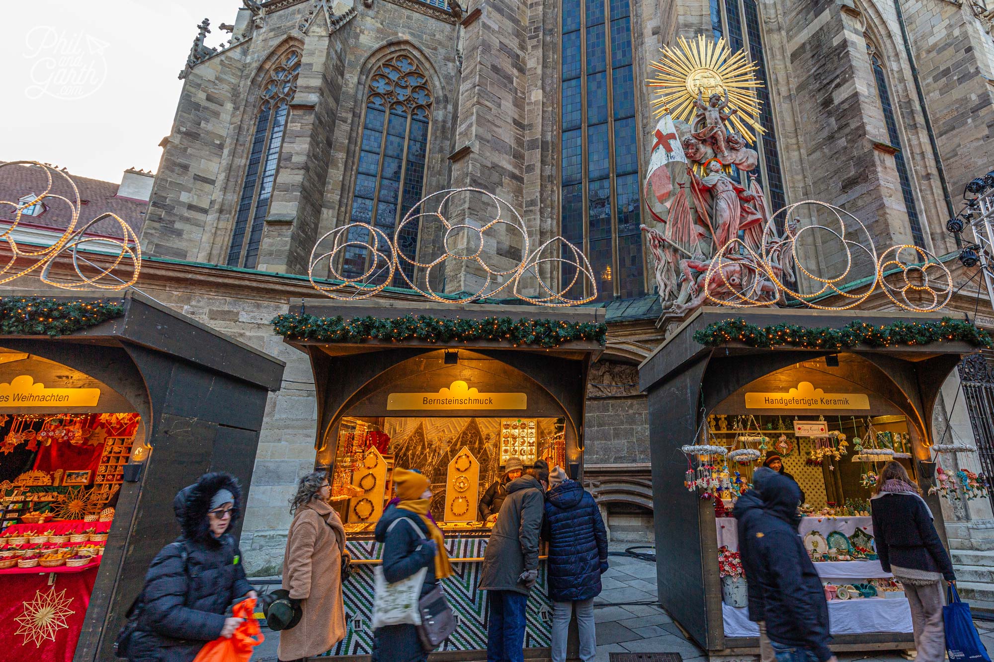 It's the perfect place for a punch or glühwein stop before shopping