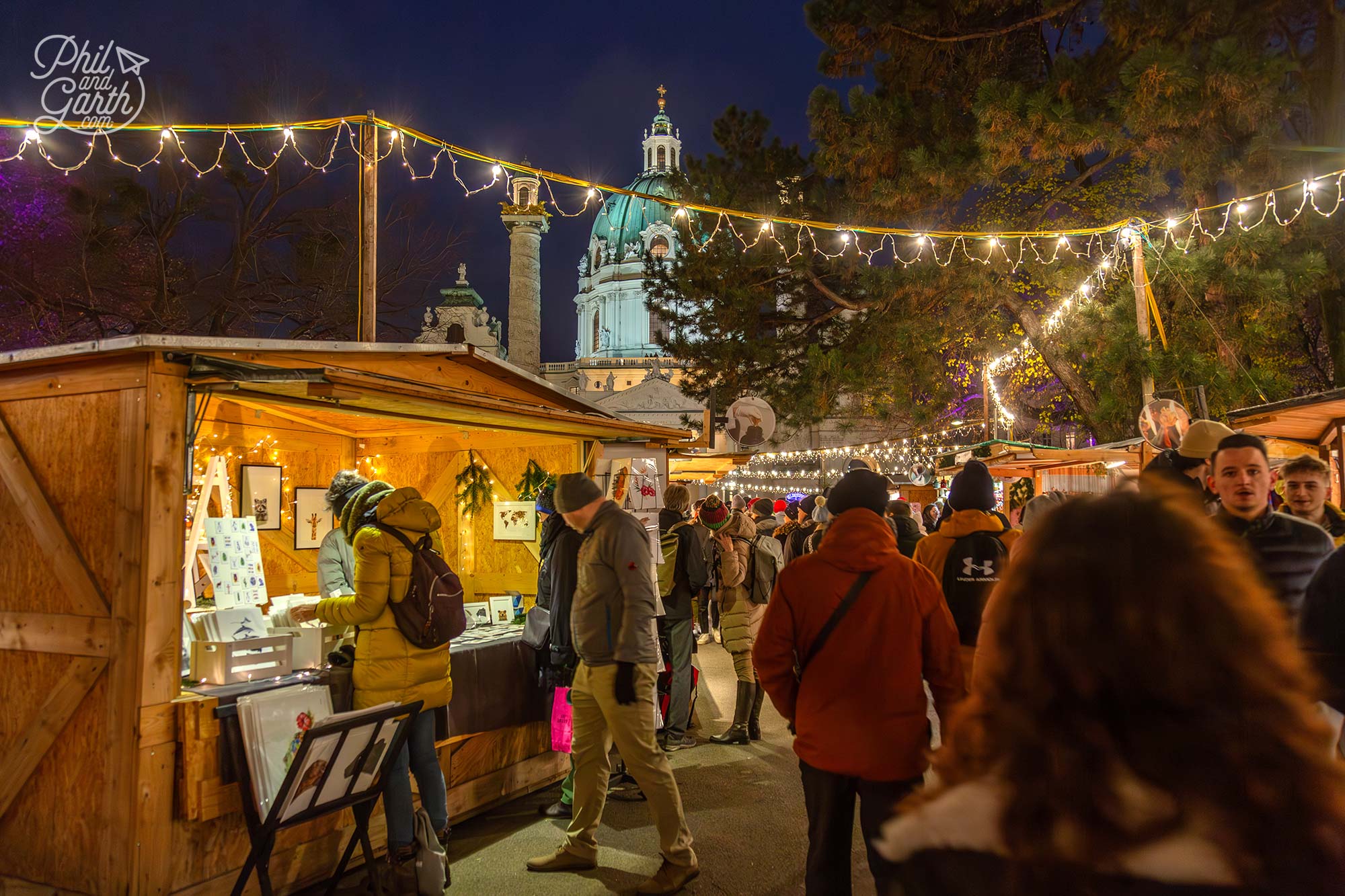 Lots of interesting stalls to browse at Art Advent on Karlsplatz