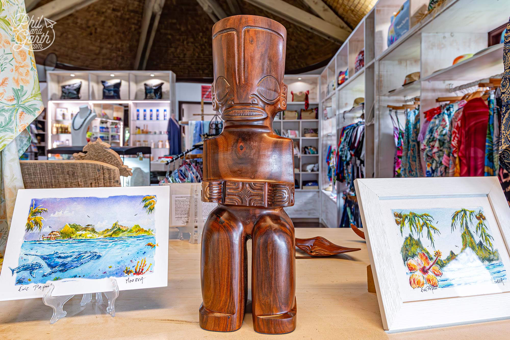 Hilton Moorea souvenir shop