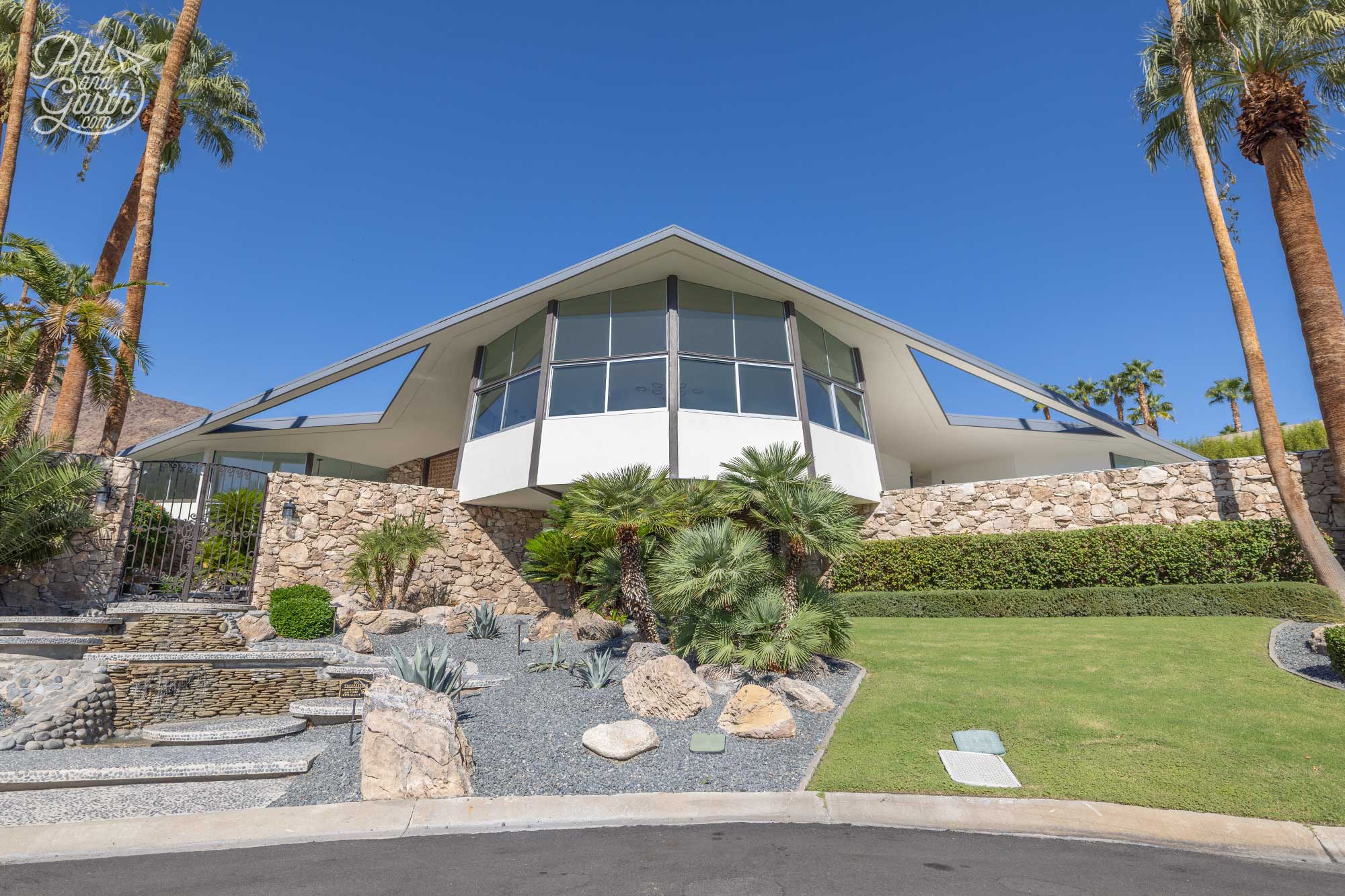 1350 Ladera Circle - the famous Elvis Honeymoon Hideaway home