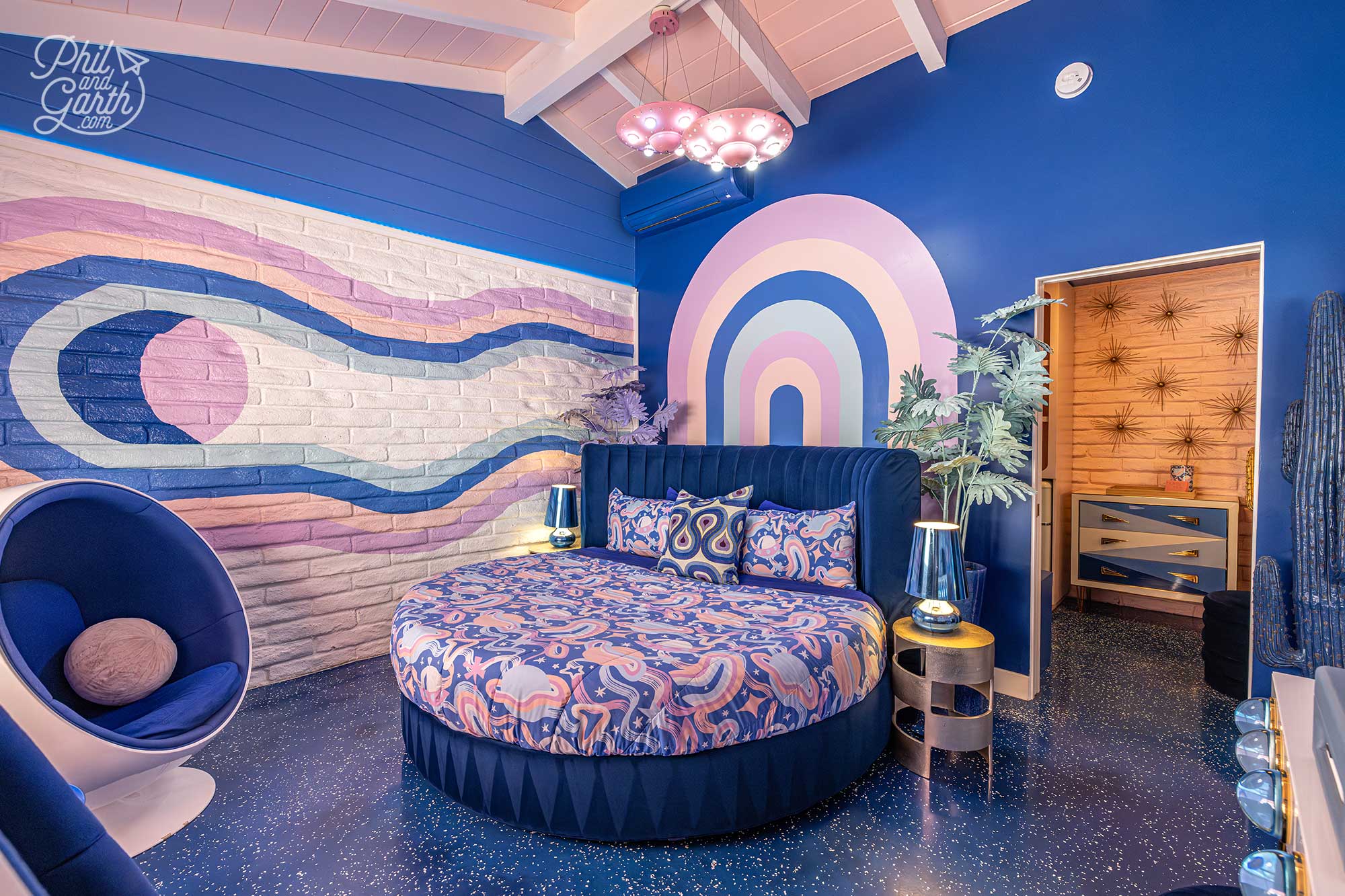 The Atomic Bombshell Room Trixie Motel Review