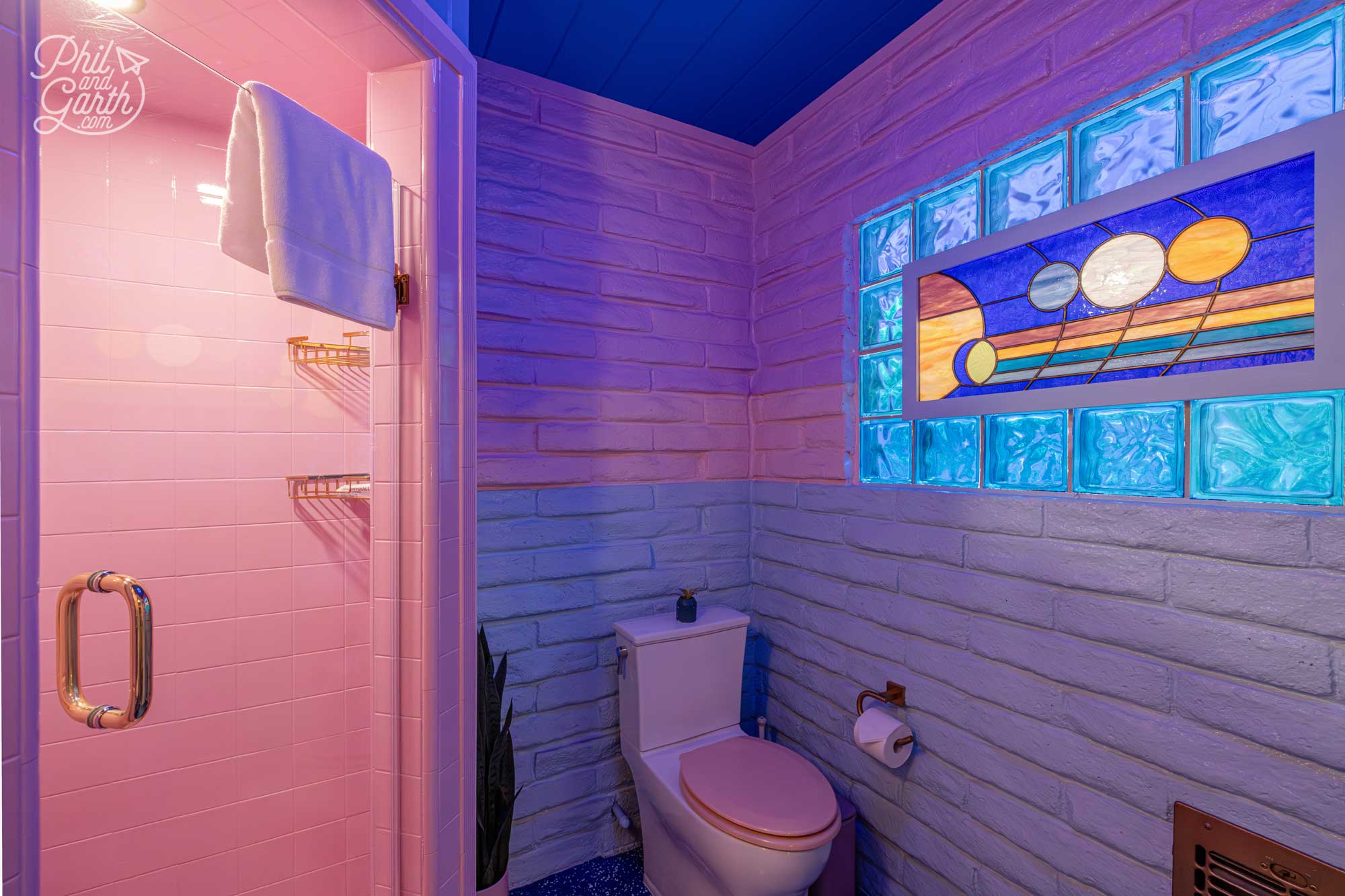 The shower and bathroom Trixie Motel Atomic Bombshell